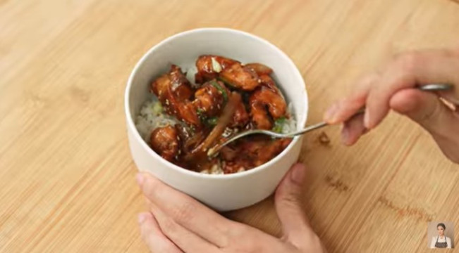 Ayam filet saus mentega ala Chef Devina. (YouTube)